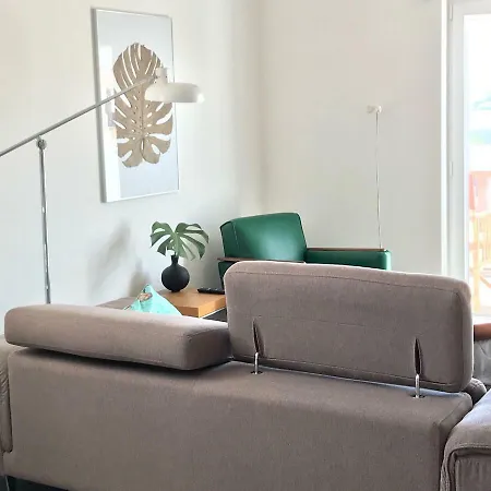 Apartment Time In *